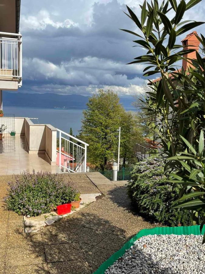 Apartments Lovro Lovran Dış mekan fotoğraf