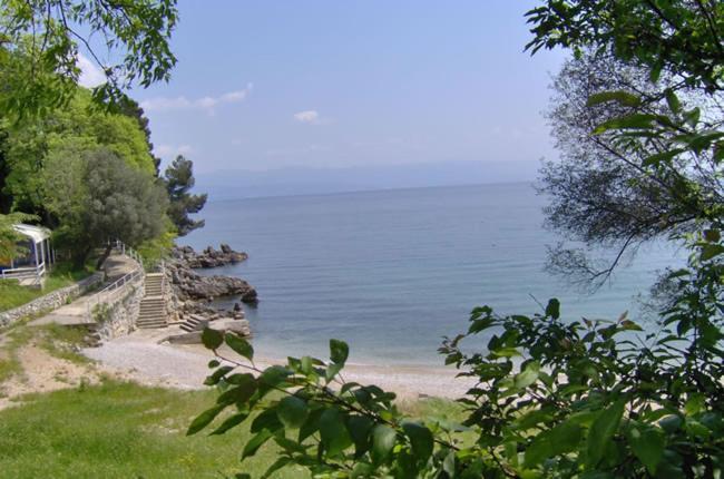 Apartments Lovro Lovran Dış mekan fotoğraf