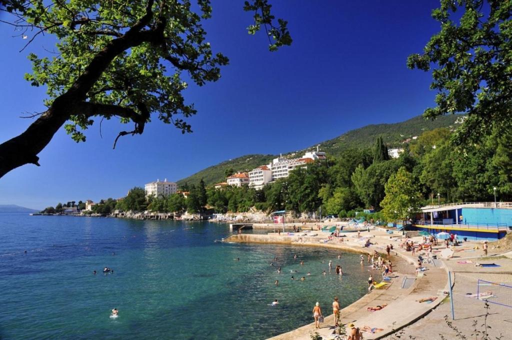 Apartments Lovro Lovran Dış mekan fotoğraf